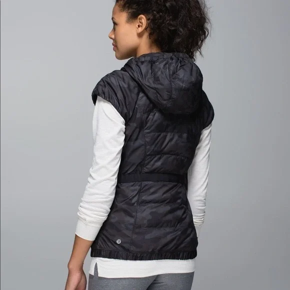 Lululemon | Spring Fling Puffy Vest | Lotus Camo Black | Size 2 - Picture 2 of 12